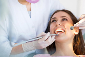 Tại sao “khám – chăm sóc răng định kỳ” lại quan trọng hơn bạn nghĩ?