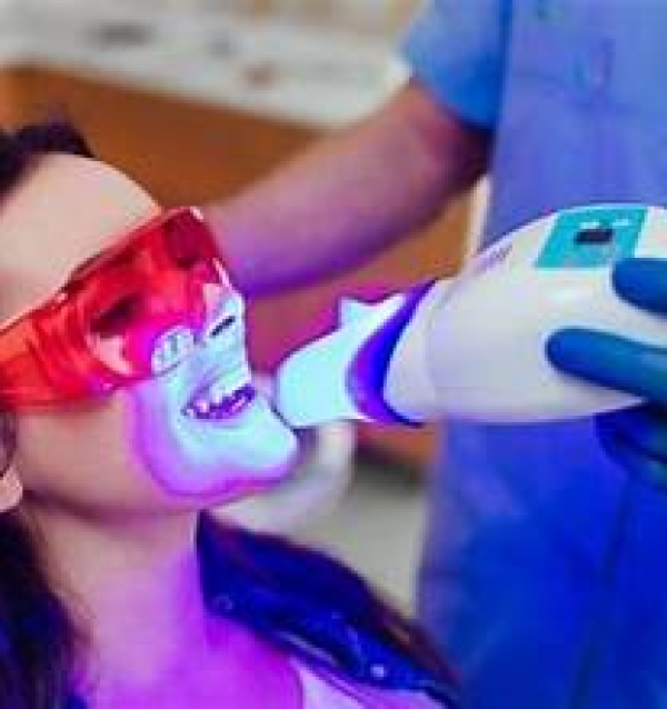 TẨY TRẮNG RĂNG, ĐÍNH ĐÁ RĂNG 